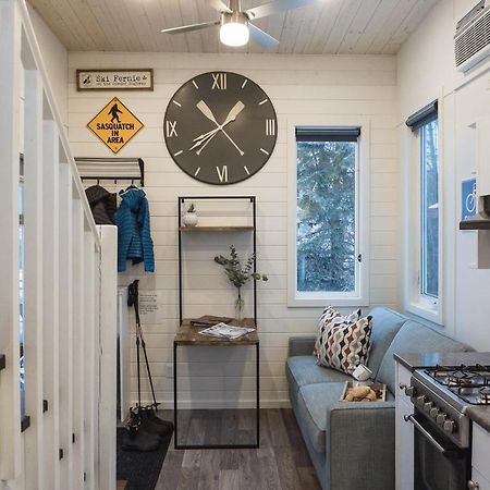 Tiny Homes By Snow Valley Lodging 페르니 외부 사진