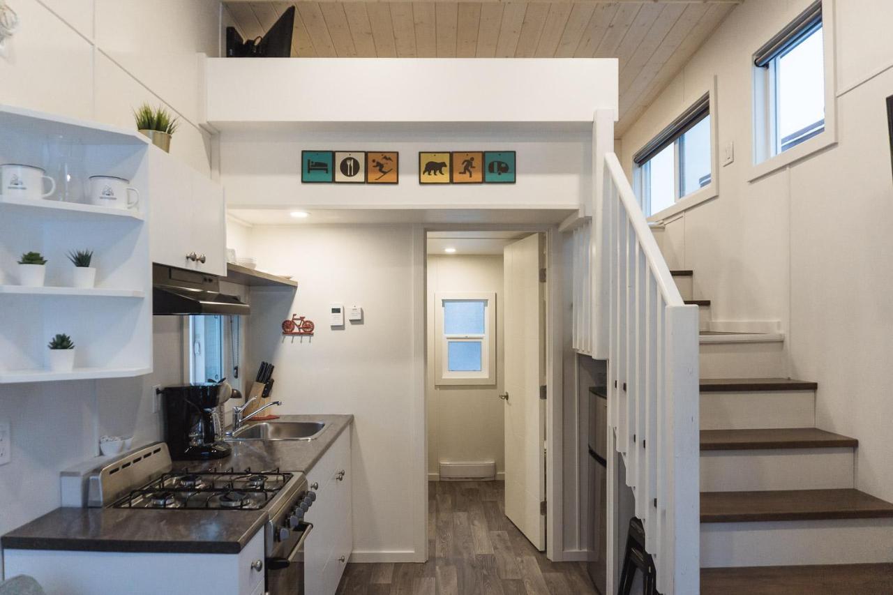 Tiny Homes By Snow Valley Lodging 페르니 외부 사진