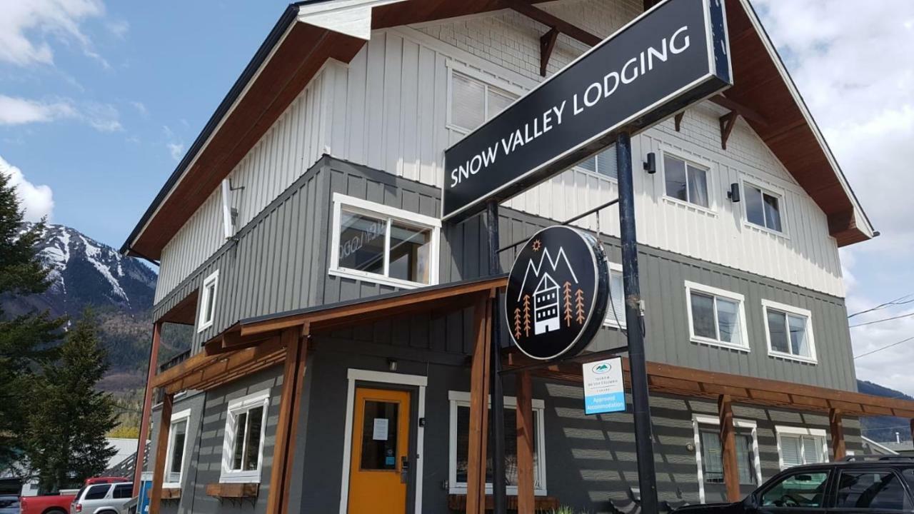 Tiny Homes By Snow Valley Lodging 페르니 외부 사진